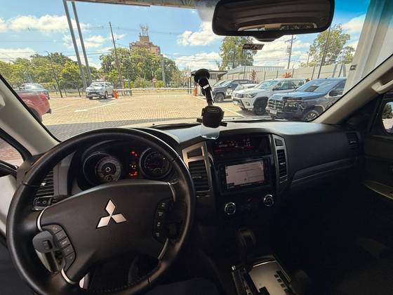 MITSUBISHI PAJERO 3.2 HPE 4X4 7 LUGARES 16V TURBO INTERCOOLER DIESEL 4P AUTOMÁTICO